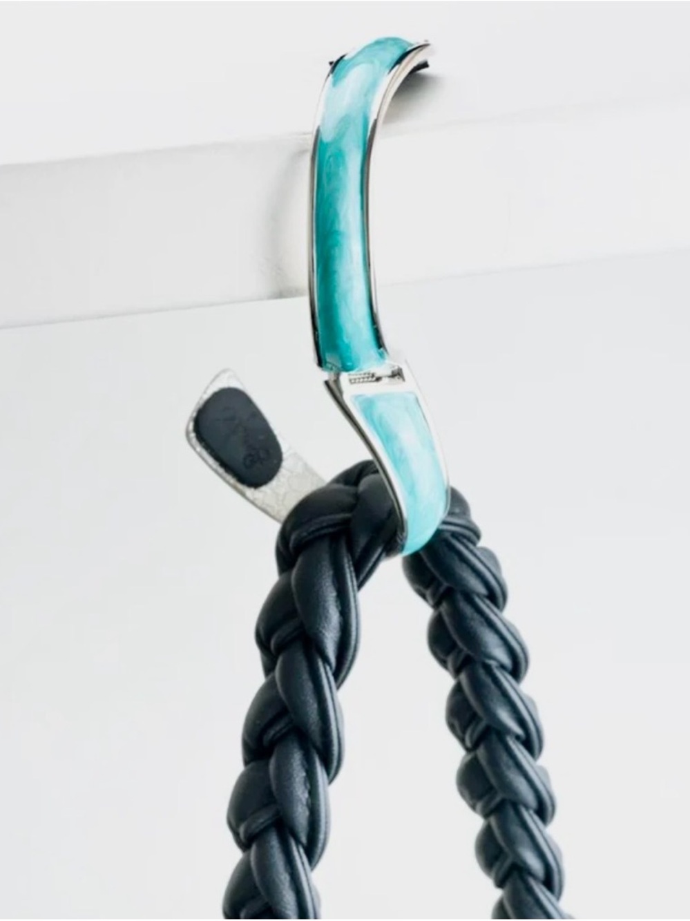 👑 FUMI 3 in 1 Bangle Bracelet, Bag Hook, and Purse Charm - Picture 4 of 6
